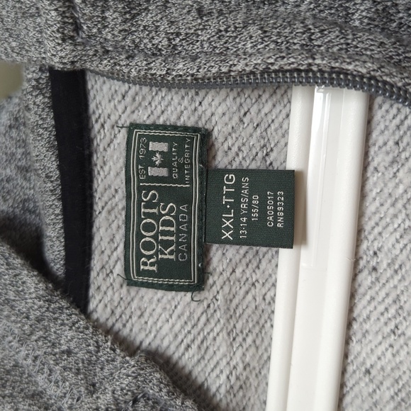 Roots kids grey zip up - Picture 3 of 4